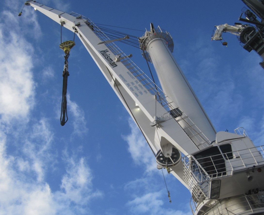 Subsea7 pipelayer to sport full electric Huisman crane