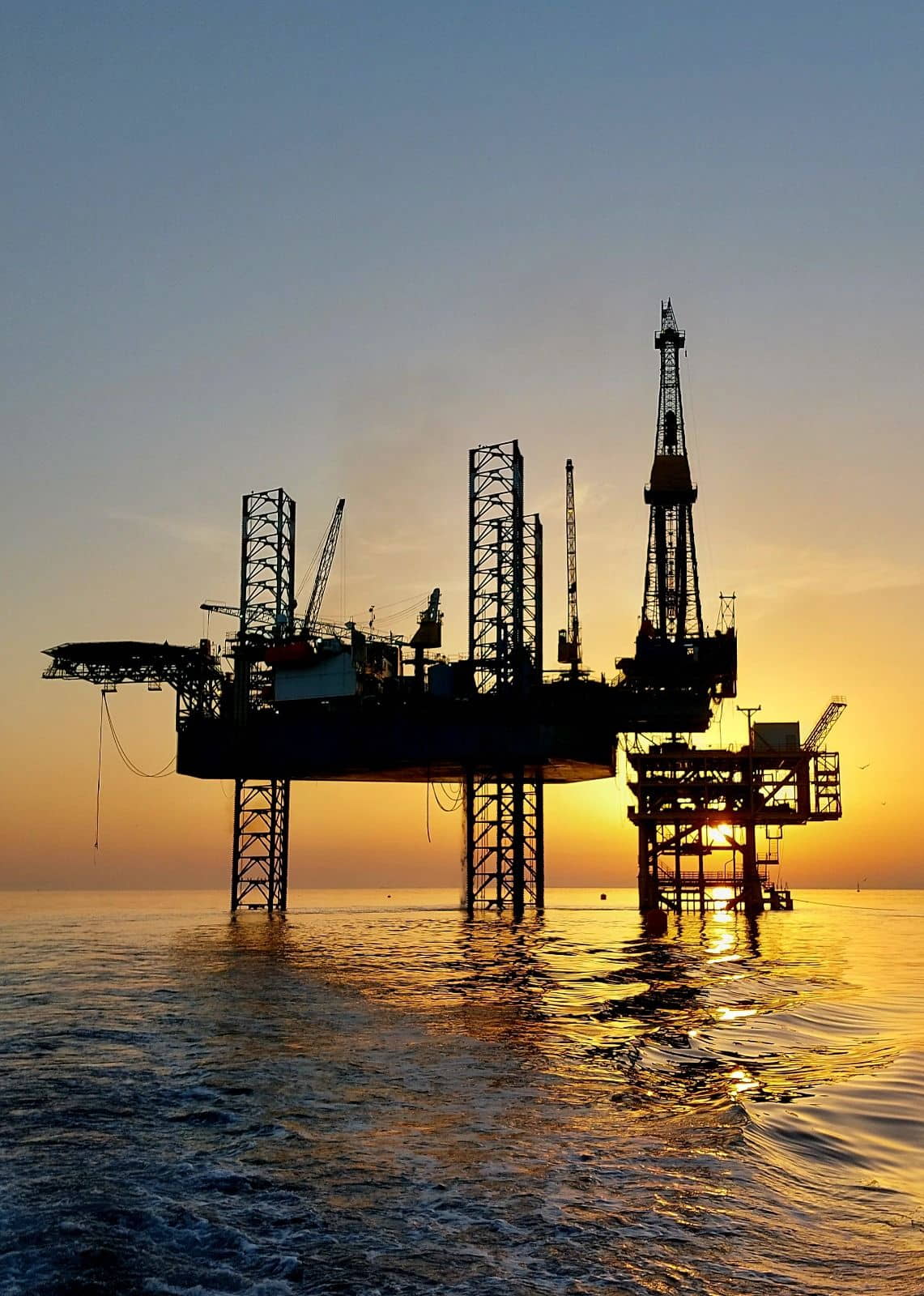 Aras Driller jack-up rig; Source: Ocean Oilfield