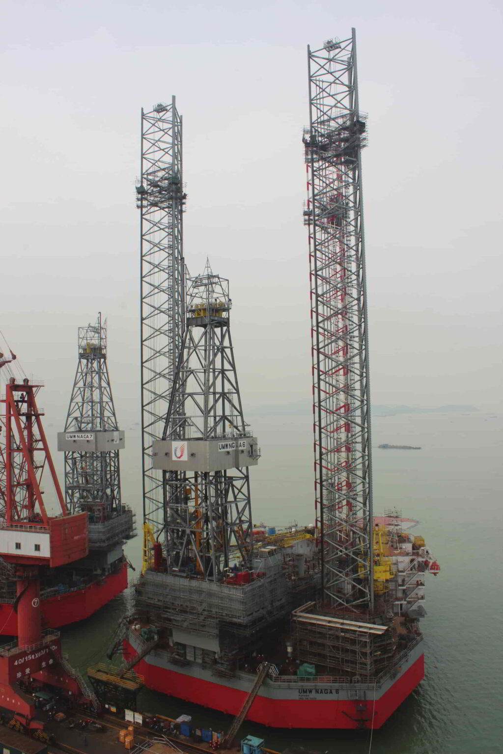 NAGA 6 jack-up rig; Source: Velesto