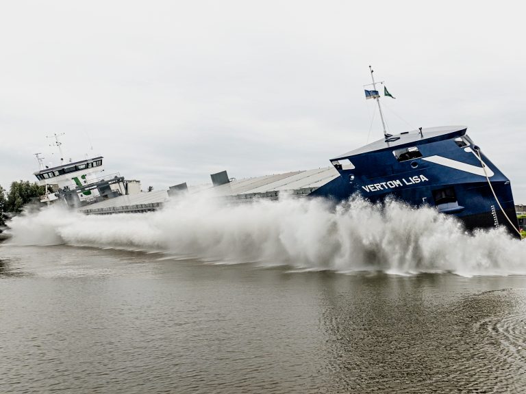 Vertom Lisa, Vertom's sixth diesel-electric Labrax vessel