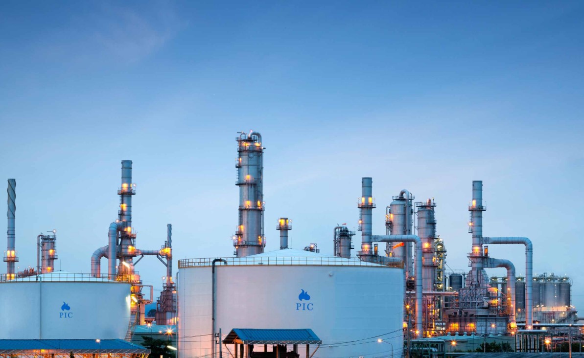 Side view of a processing plant