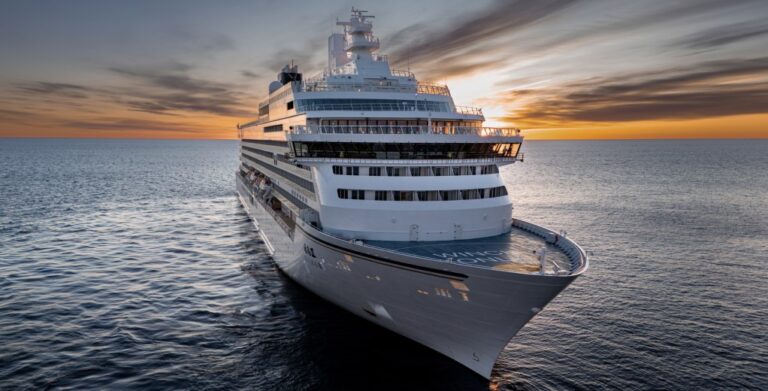 Japans-biggest-cruise-ship-LNG