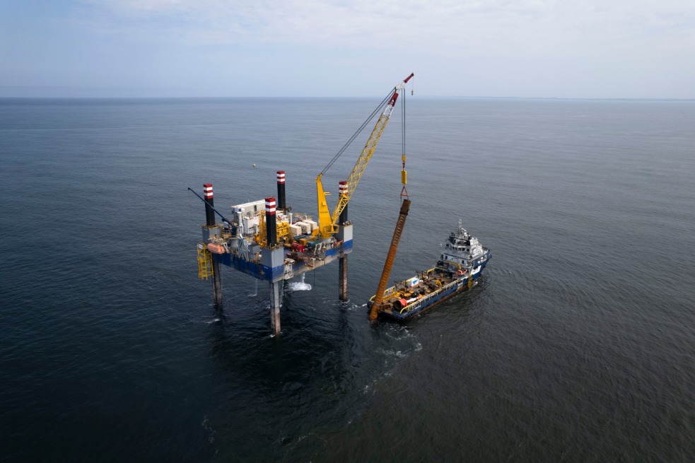 Installation of foundation system offshore