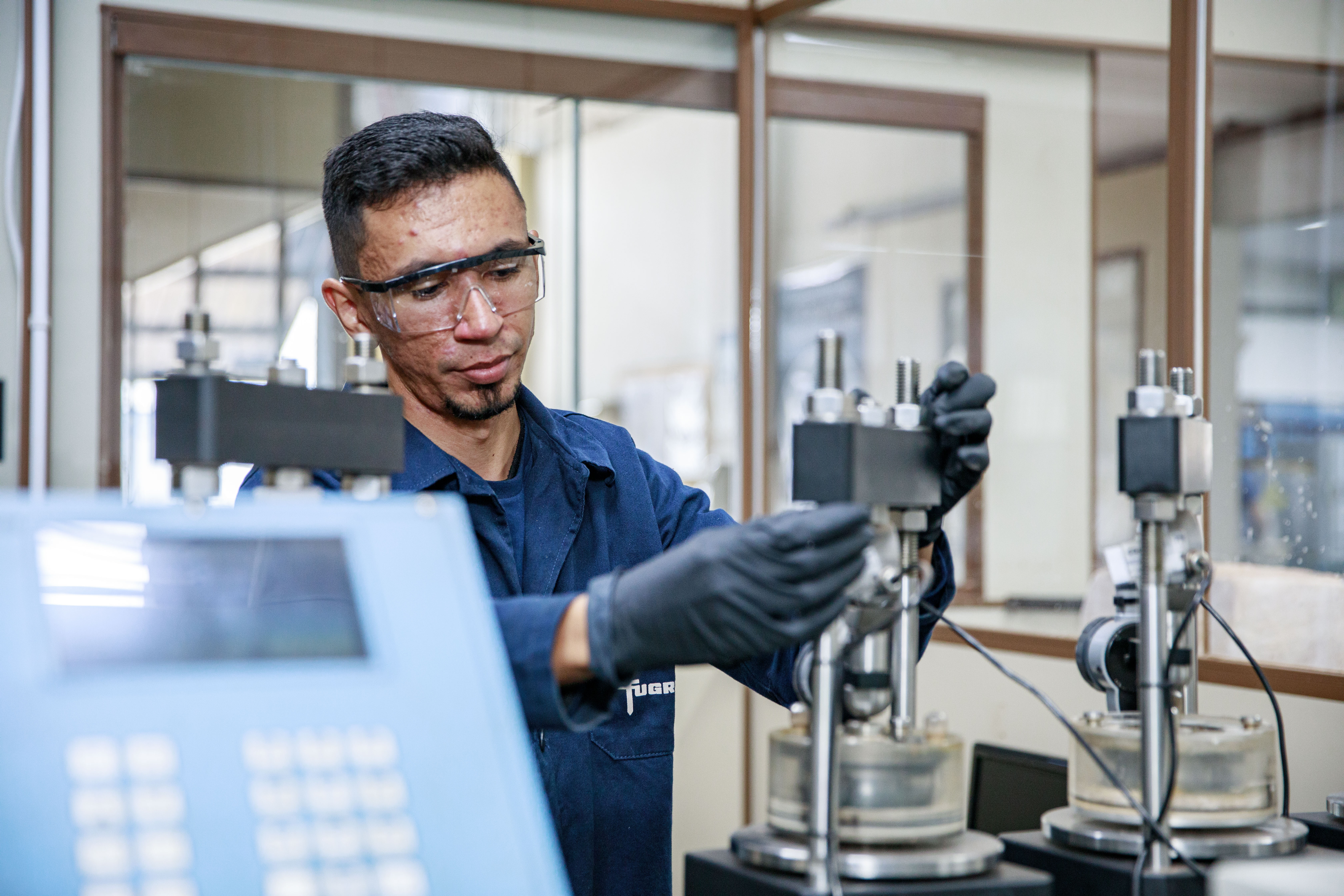 Fugro employee doing lab tests in the Curitiba laboratory in Brazil