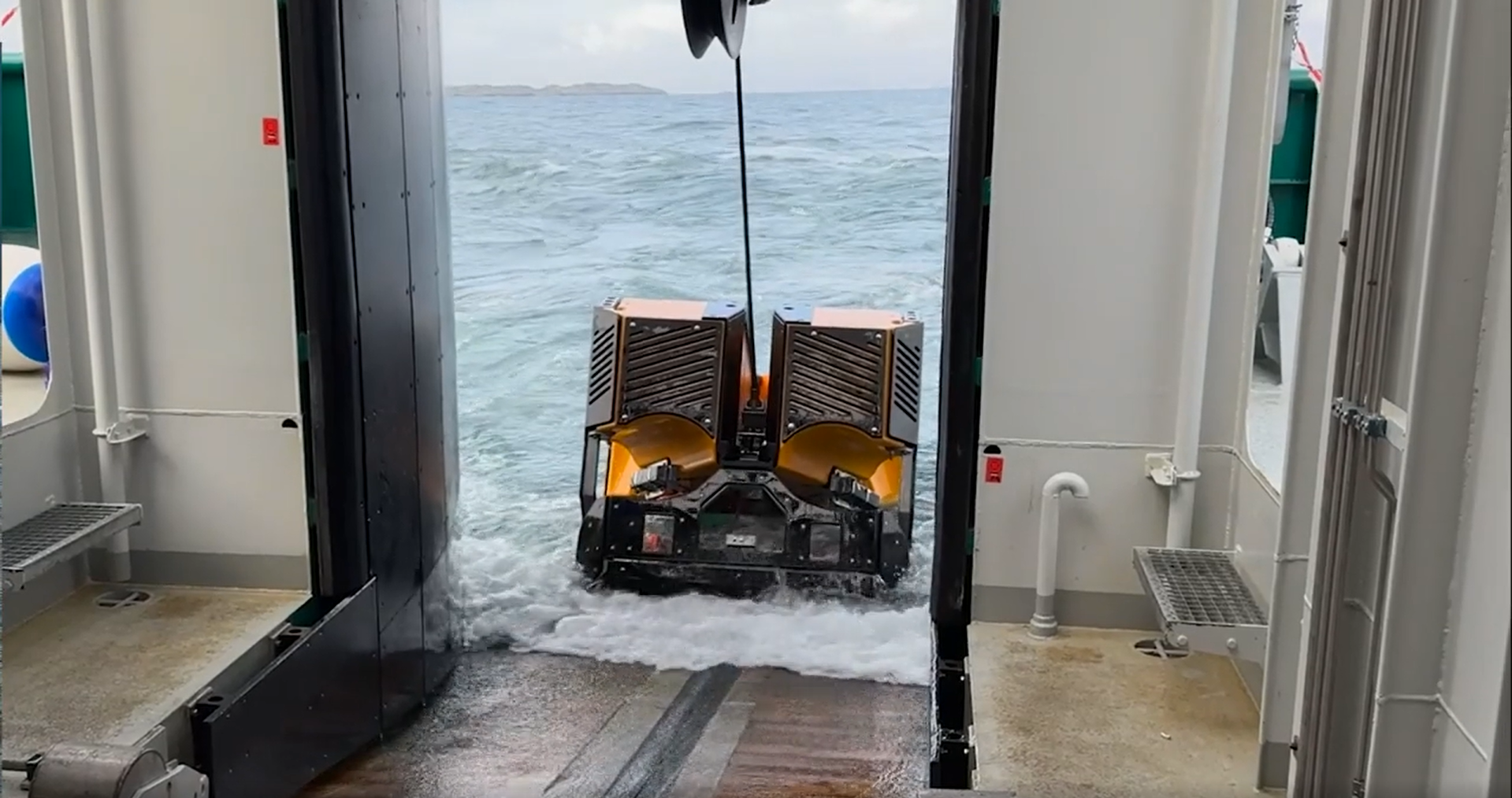 DeepOcean has begun live trials of its remotely operated vehicle (ROV) launch and recovery system (LARS), reporting that early results indicate the system is performing as expected on the uncrewed surface vessel (USV) Challenger.