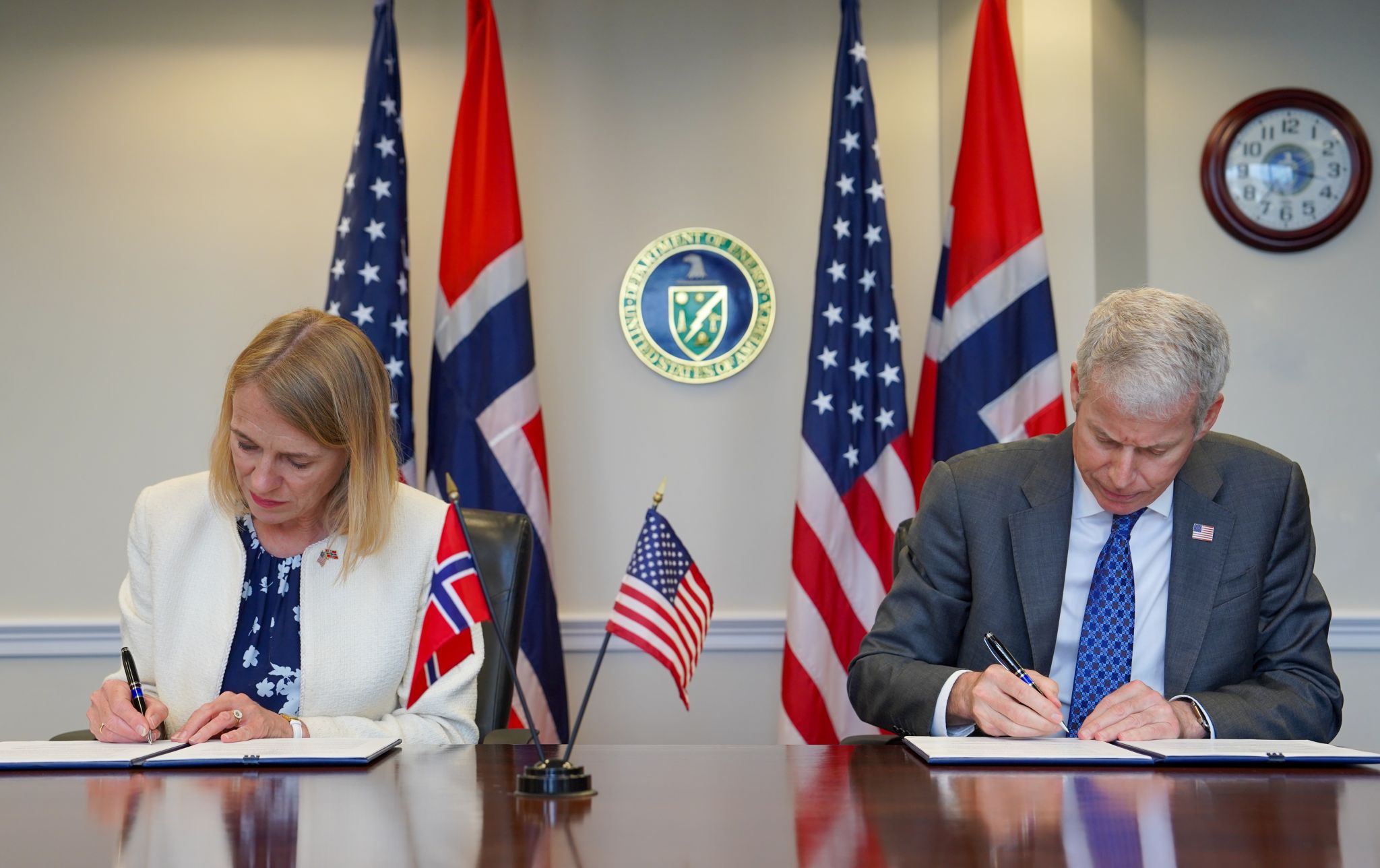 Norwegian Ambassador Anniken Huitfeldt and U.S. Secretary of Energy Chris Wright.