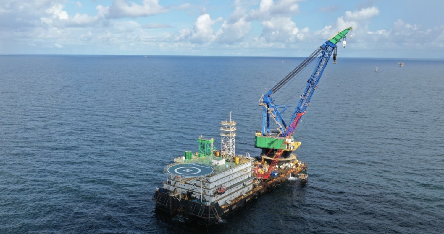 ExxonMobil hires Helix for three-year plug and abandonment services