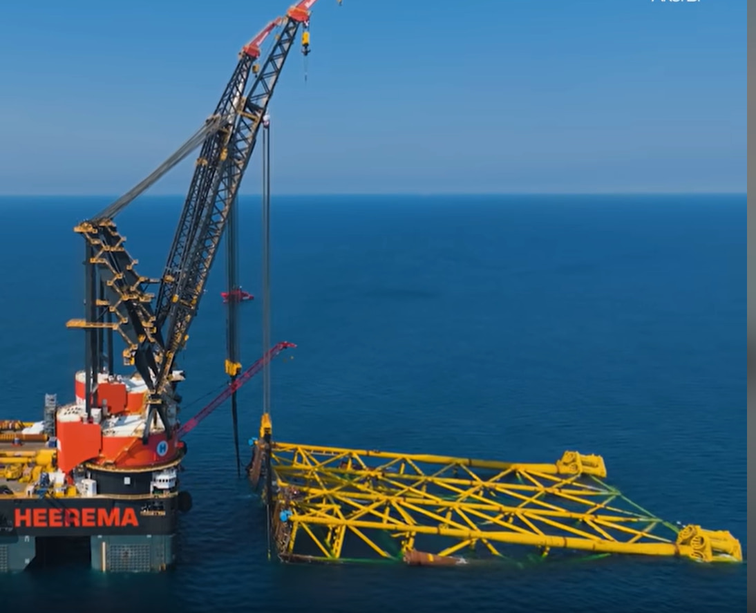 Hugin A jacket being put into place with Heerema's Sleipnir; Source: Aker BP