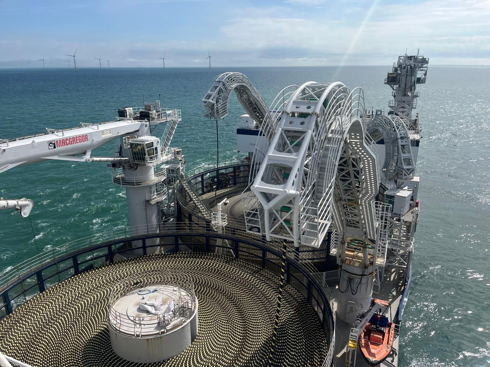 Leonardo da Vinci continues installing cables at first UK-Germany