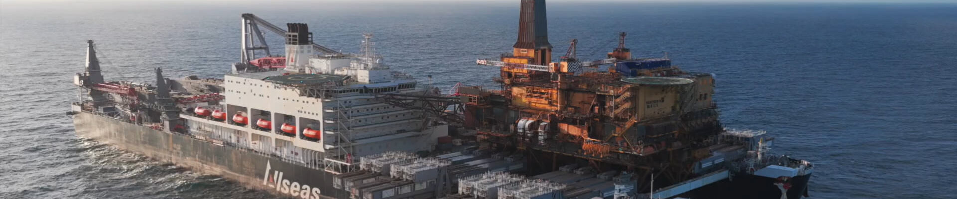 Allseas' Pioneering Spirit removes Heather Alpha topside; Source: EnQuest