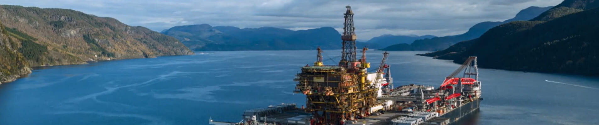 Pioneering Spirit removes Eider Alpha platform; Source: Allseas