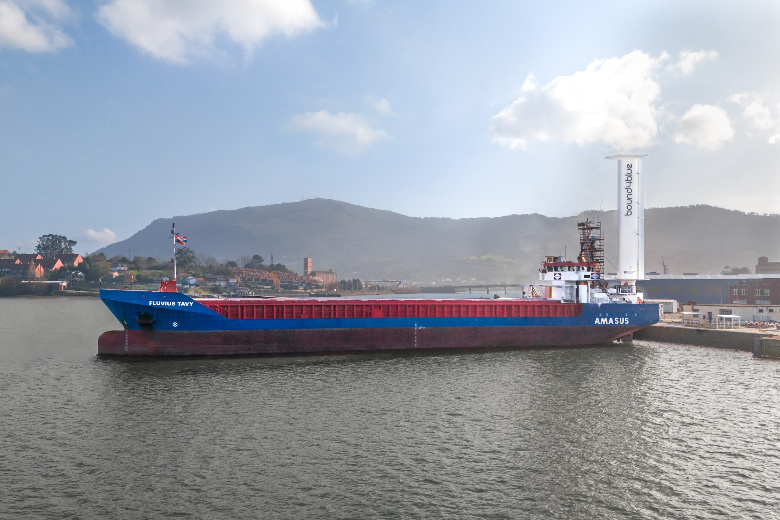 Spain: Record 22-meter suction sail installed on cargo vessel