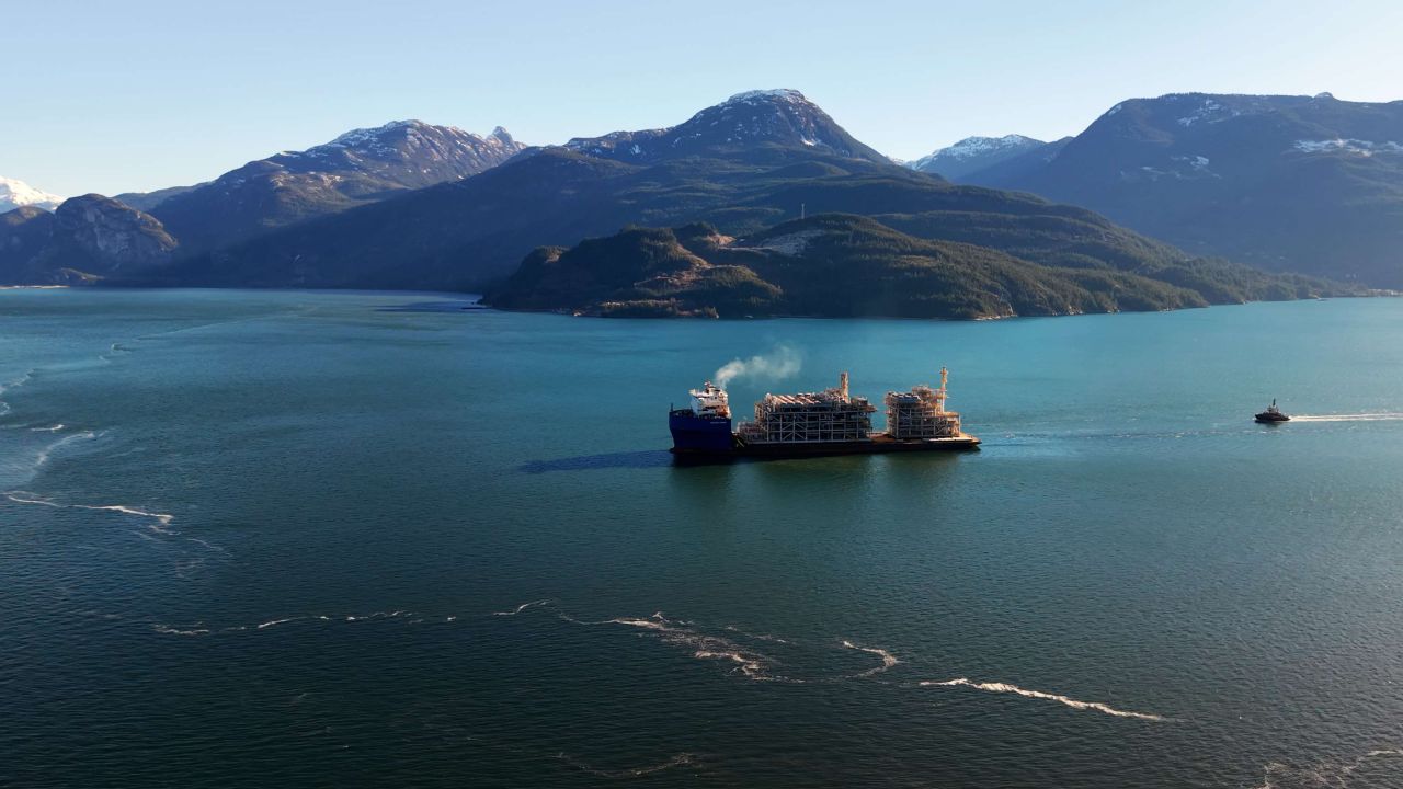 Arrival of two new modules; Source: Woodfibre LNG