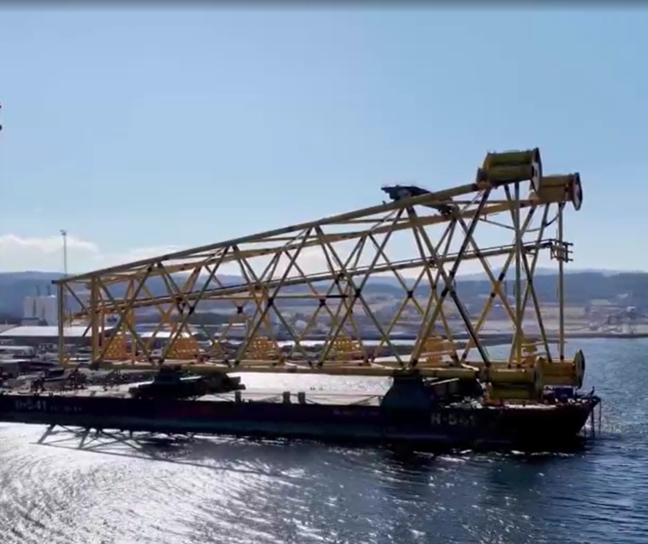 Hugin B jacket started its journey to Yggdrasil in the North Sea; Source: Aker BP