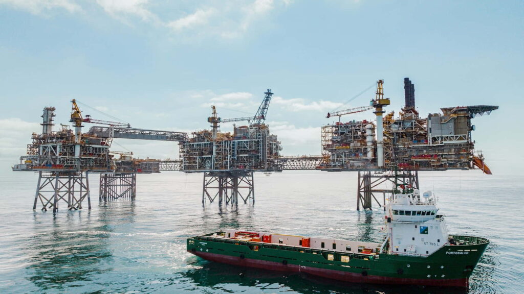Buzzard offshore platform; Courtesy of CNOOC