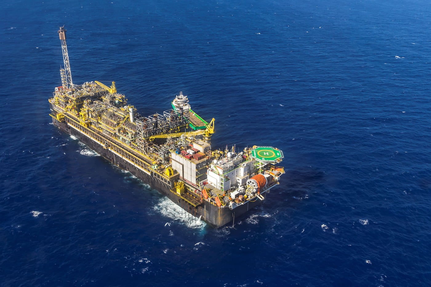 FPSO P-67 operates on the Tupi field within the ultra-deep pre-salt layer of the Santos Basin, roughly 260 kilometers off the coast of Rio de Janeiro, Brazil; Credit: Andre Motta de Souza/Agencia Petrobras