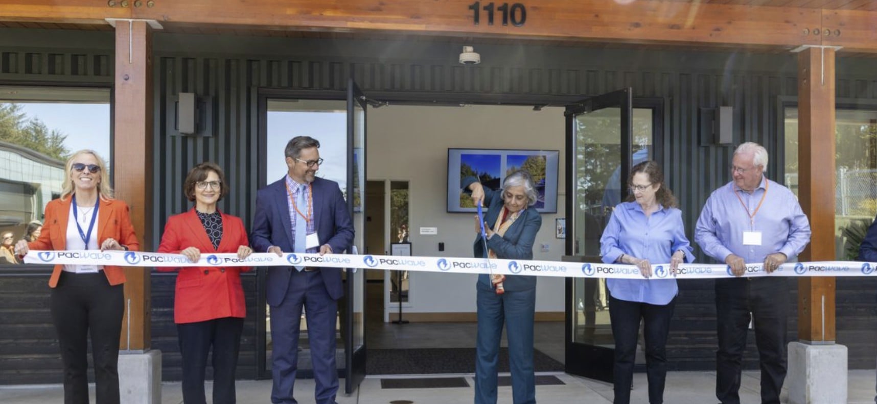 Grid-connected wave energy test facility opens in US